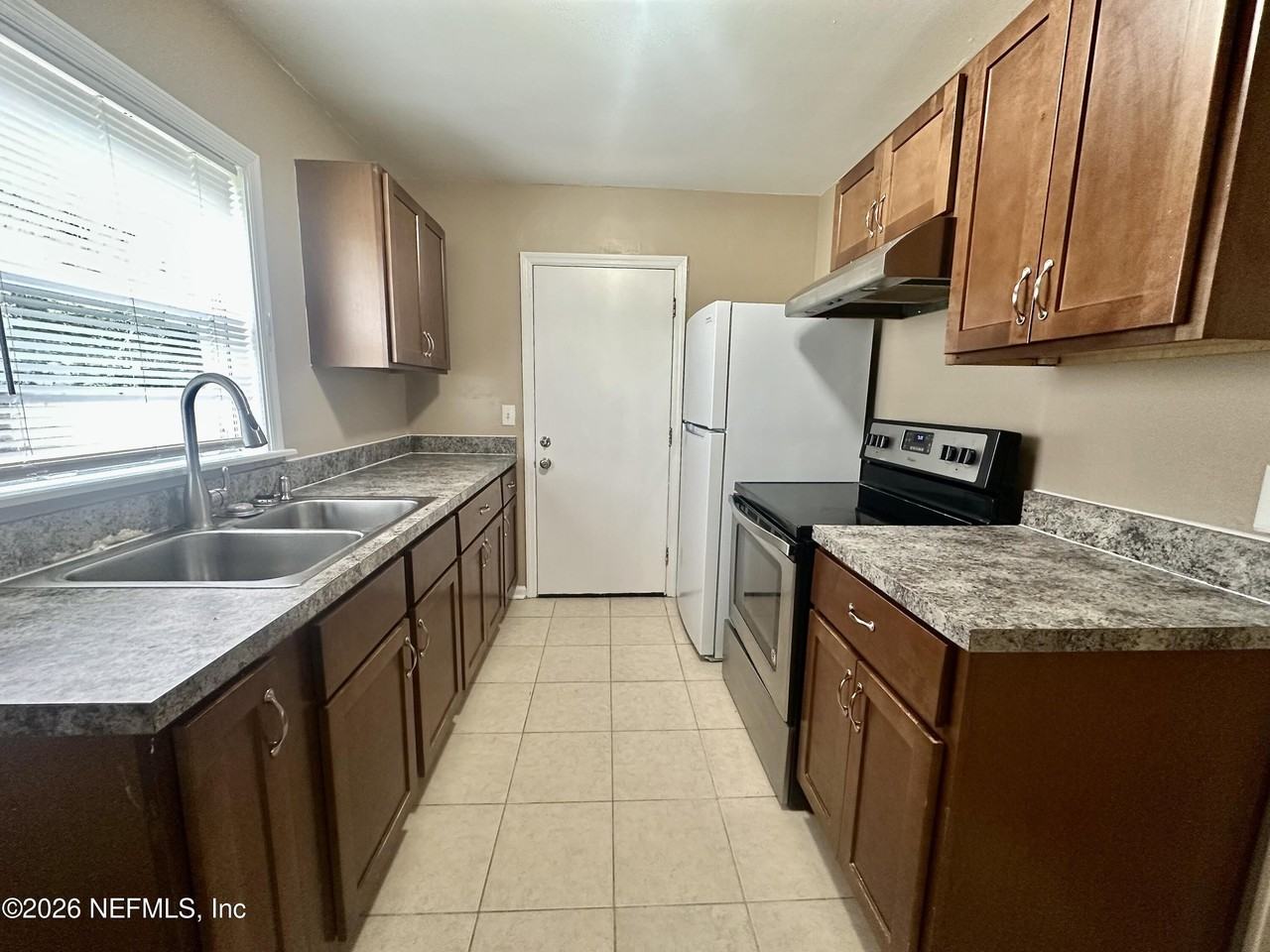 3533 Post St - Photo 5 of 9