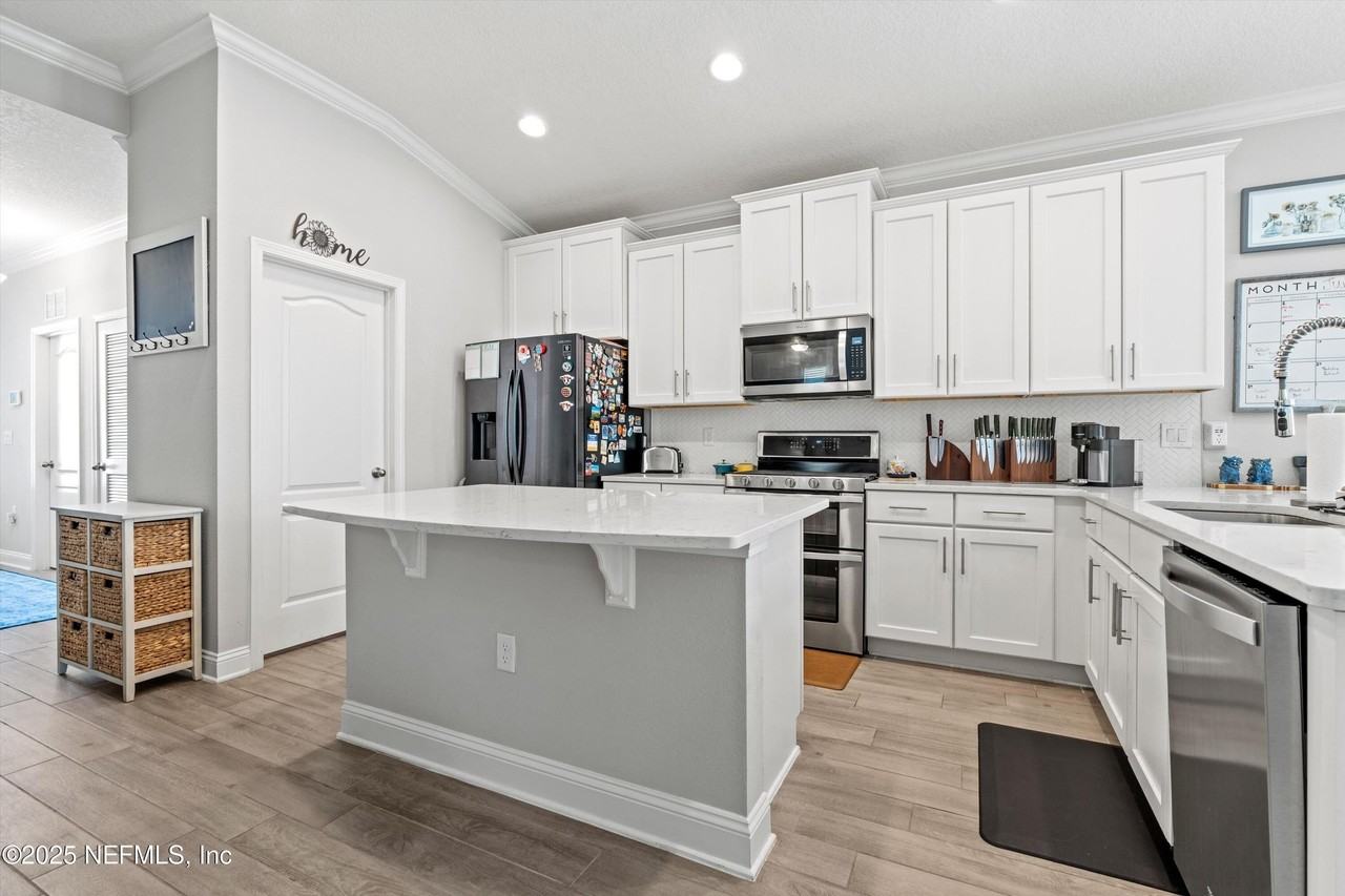 21 Creekmore Dr - Photo 6 of 25