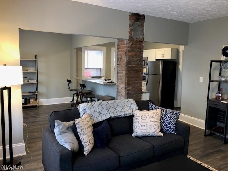 1387 W 69th St #4 - Photo 3 of 14