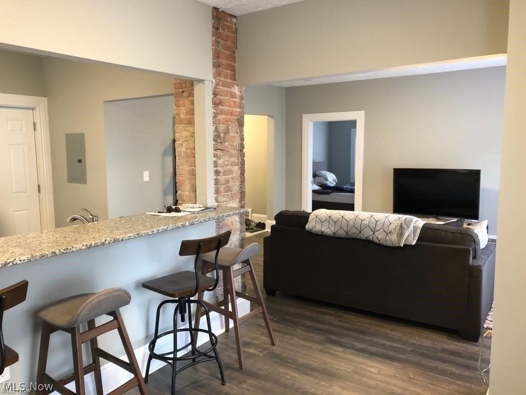 1387 W 69th St #4 - Photo 4 of 14