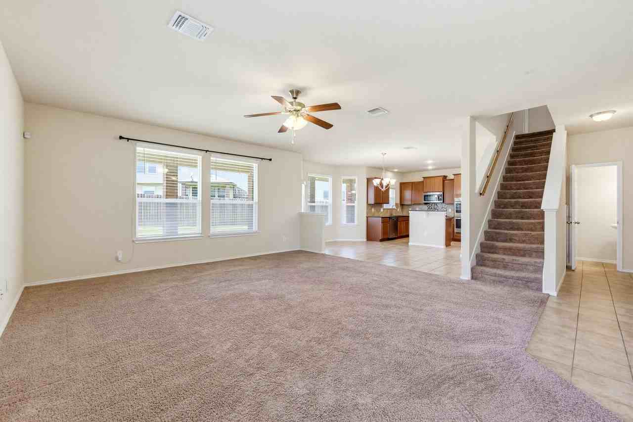 9701 Raeburn Ct - Photo 4 of 20