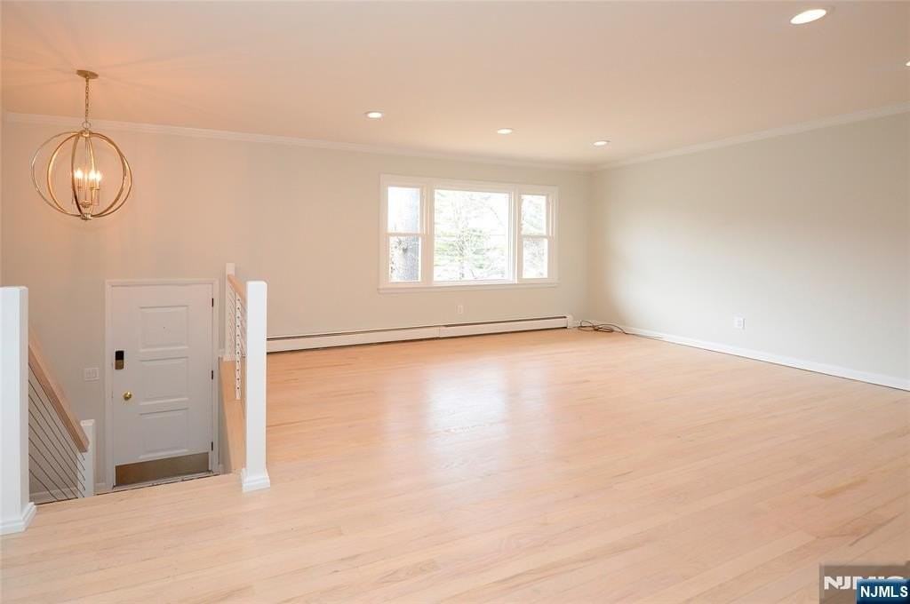 43 Spruce Ave - Photo 3 of 33