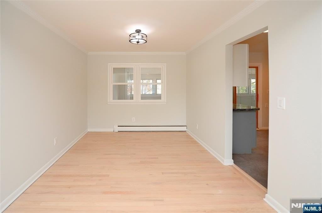 43 Spruce Ave - Photo 5 of 33