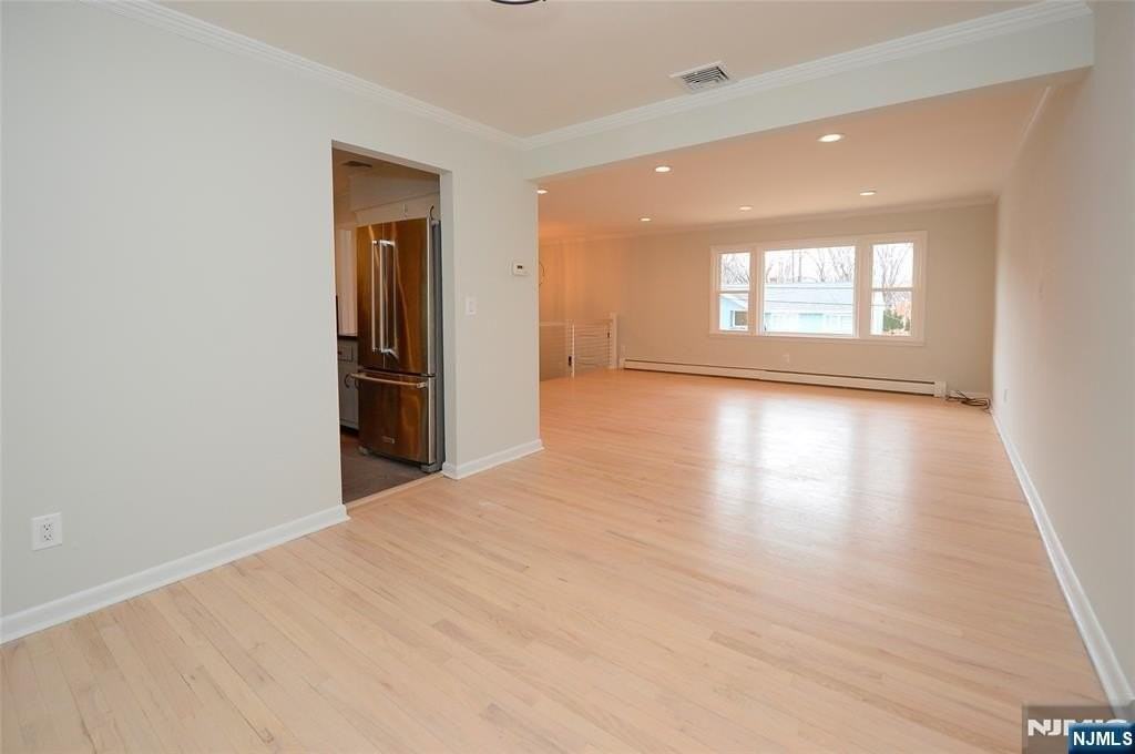 43 Spruce Ave - Photo 6 of 33