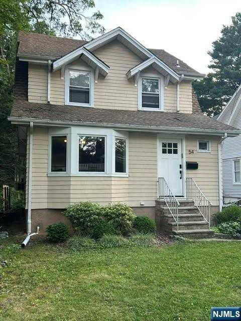 54 Oak St - Photo 2 of 17