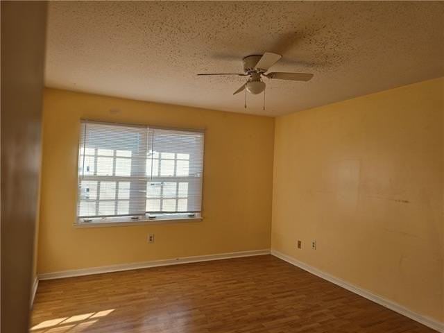 800 Oakwood Dr - Photo 5 of 15