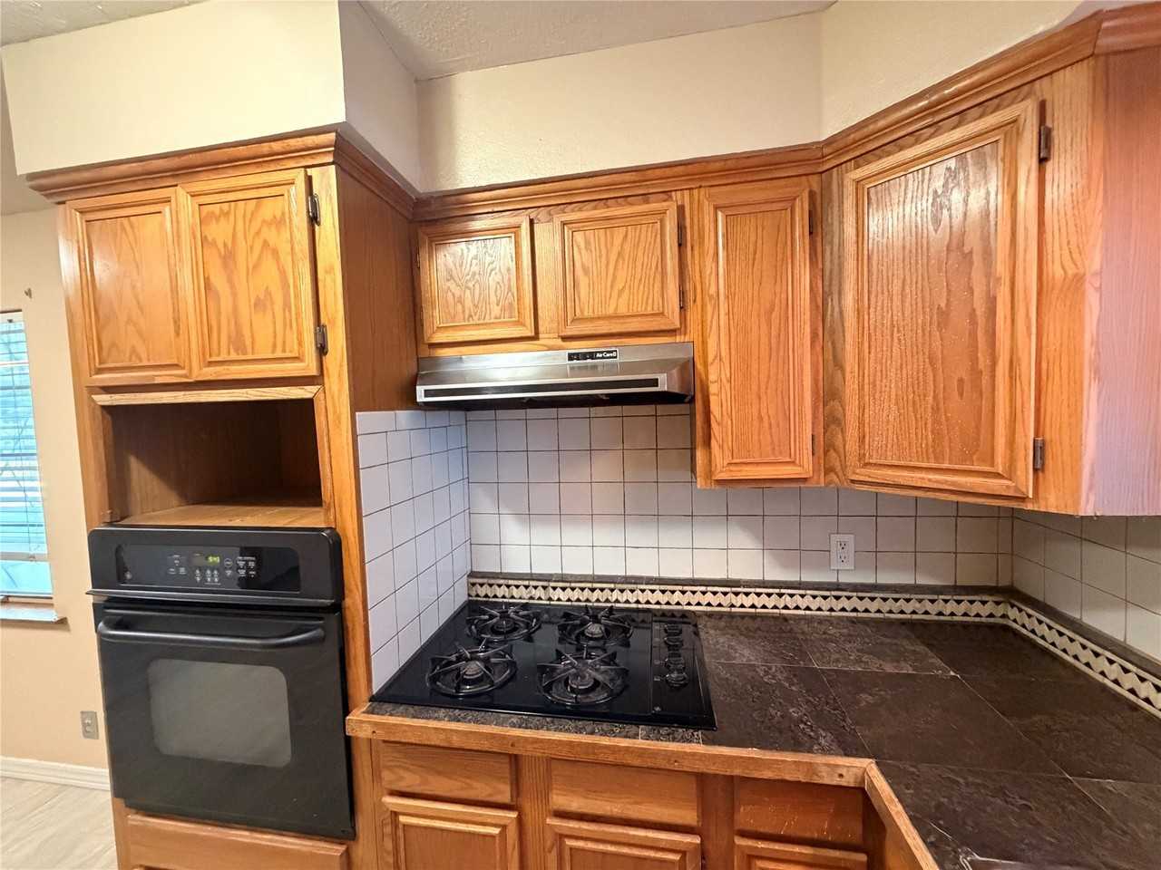 1416 Norwood Dr - Photo 7 of 17