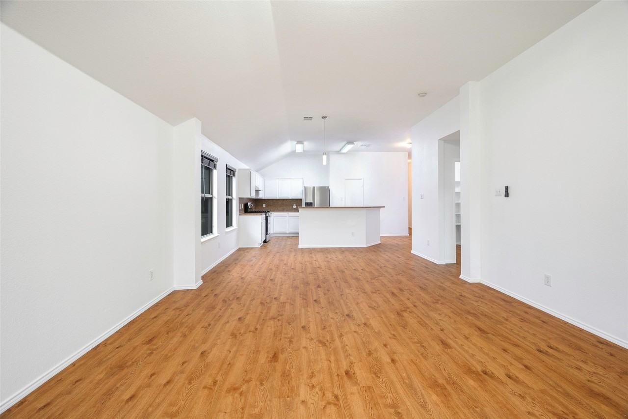 1001 Campbell Dr - Photo 6 of 19