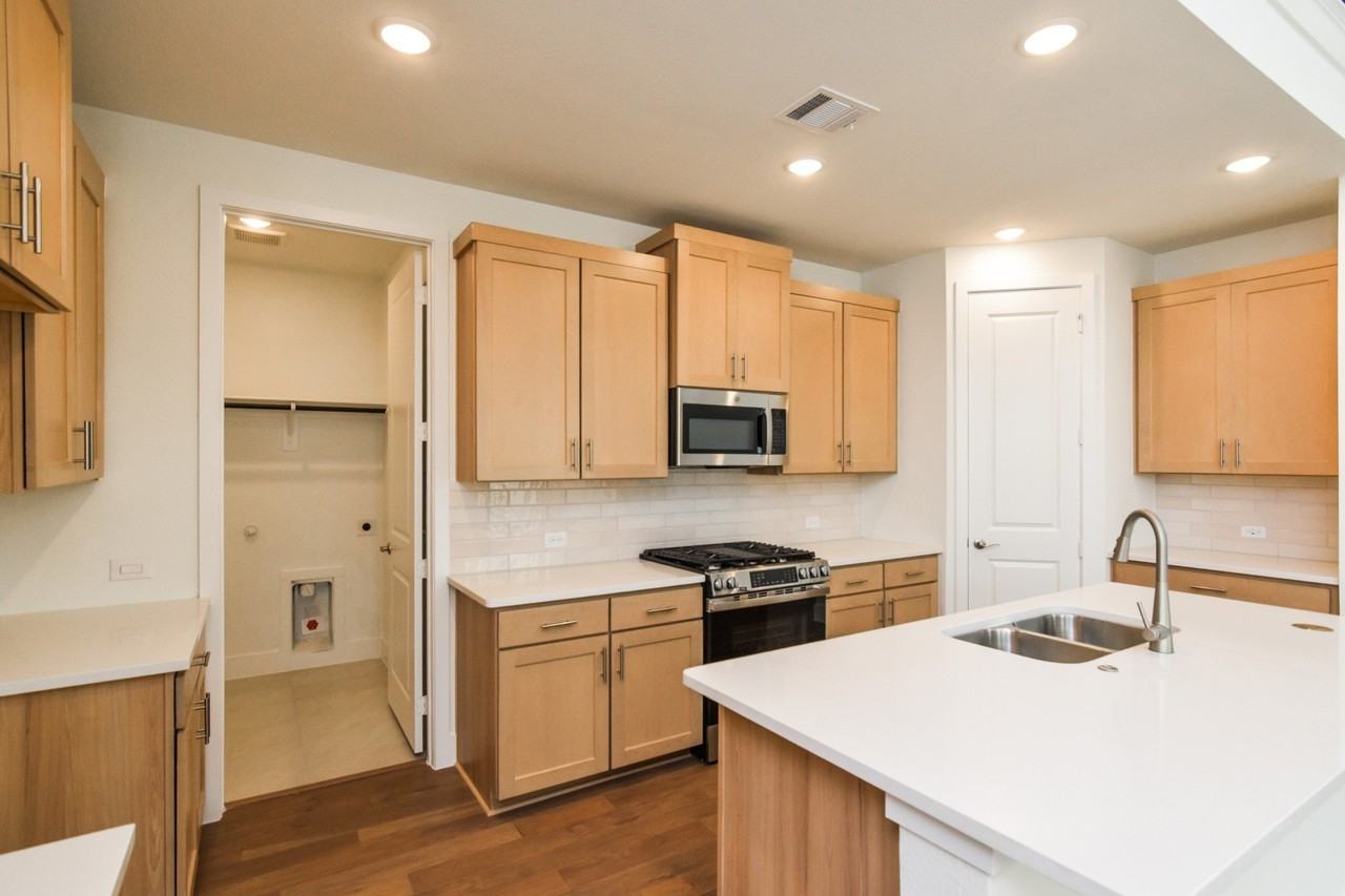 14531 Durant Ln - Photo 3 of 22