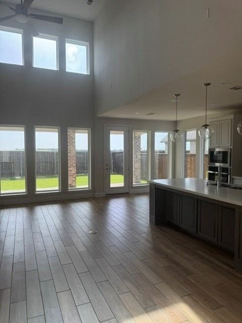 1917 Halkin Rd - Photo 6 of 24