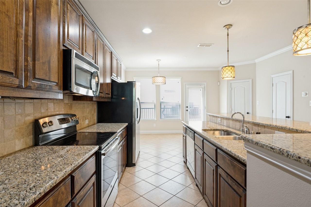 2500 Rockbrook Dr #B82 - Photo 7 of 27