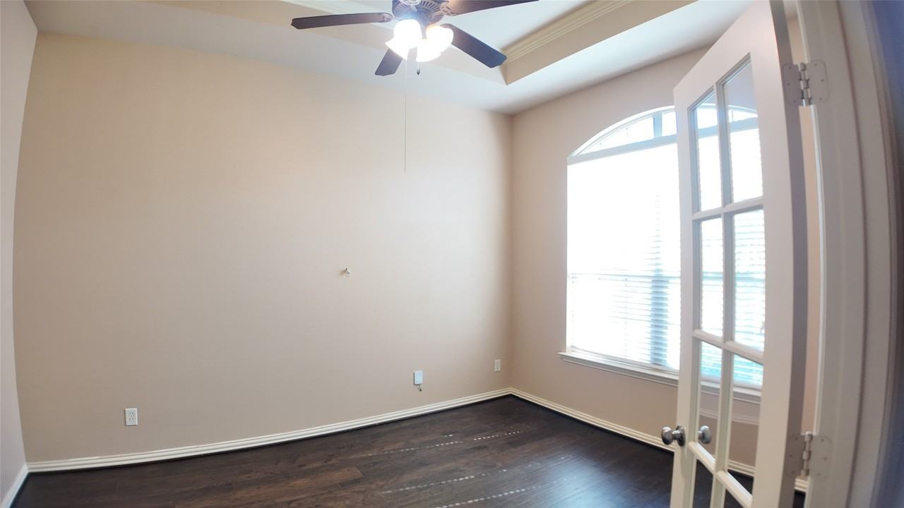 639 Stevenson Dr - Photo 4 of 24
