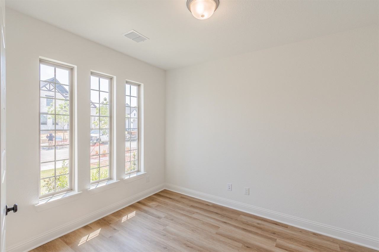 3125 Casa Blanca St - Photo 6 of 40