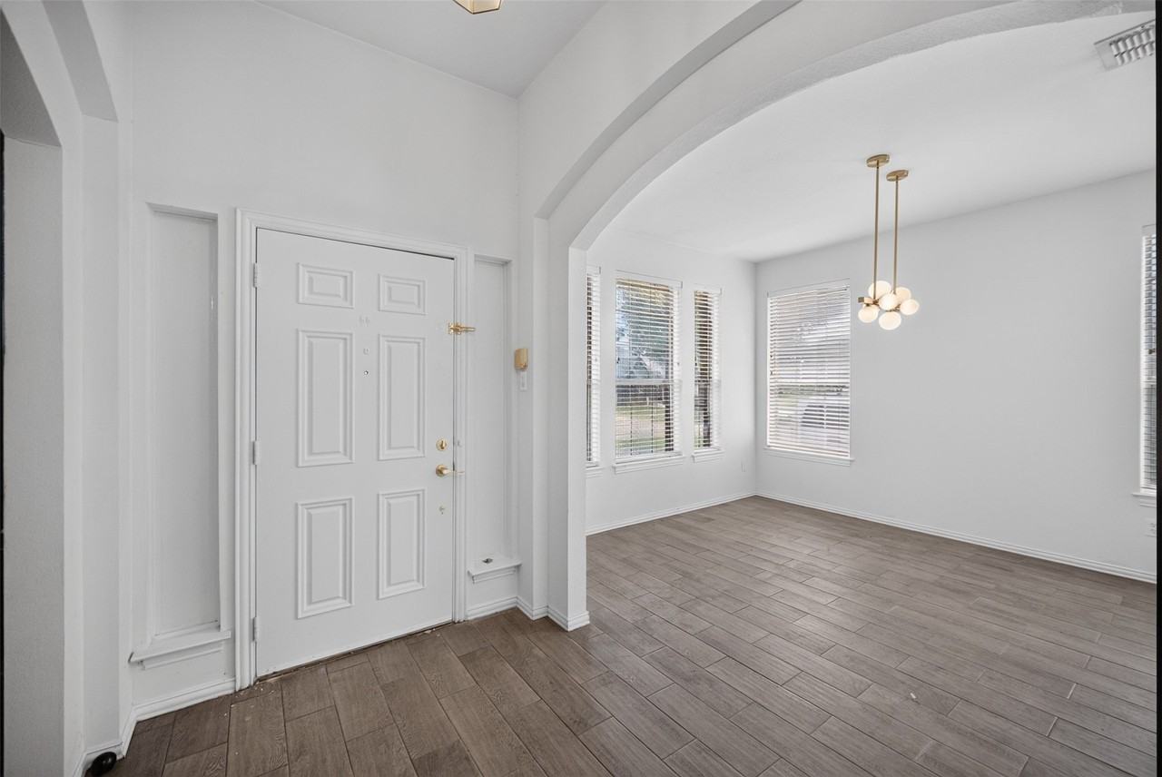 308 Keswick Ln - Photo 7 of 35