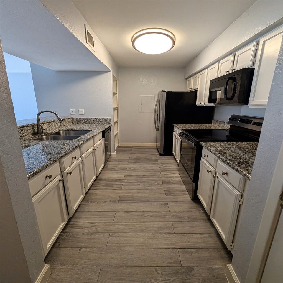 9613 Walnut St #2105 - Photo 3 of 13
