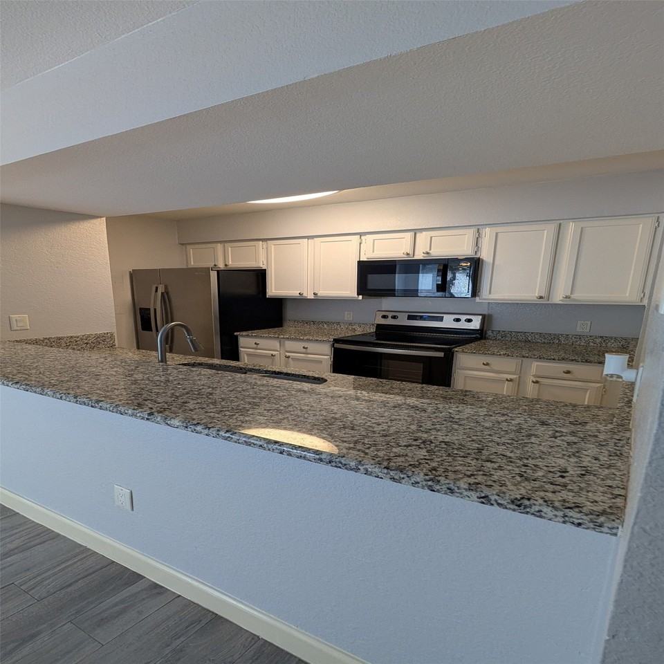 9613 Walnut St #2105 - Photo 4 of 13