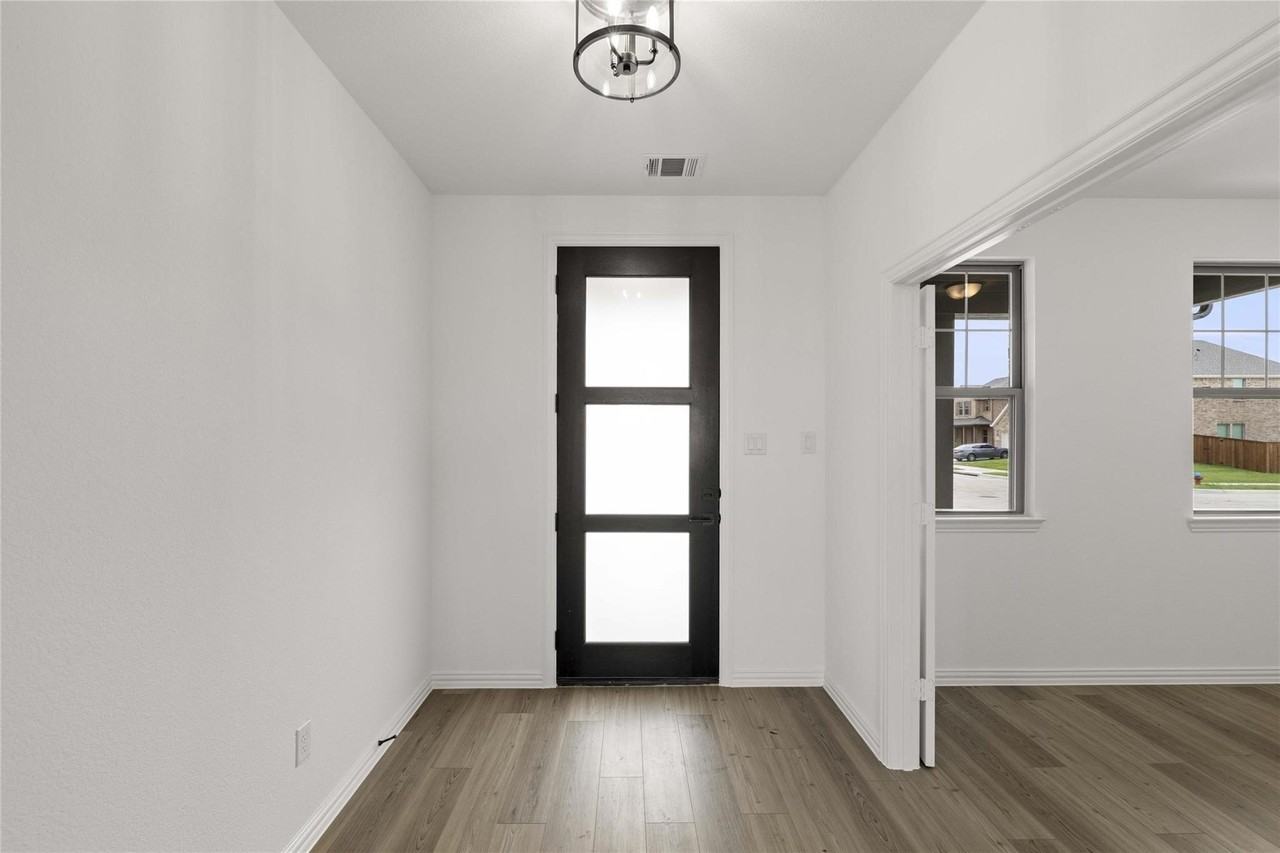 1422 Greenbelt Dr - Photo 4 of 39
