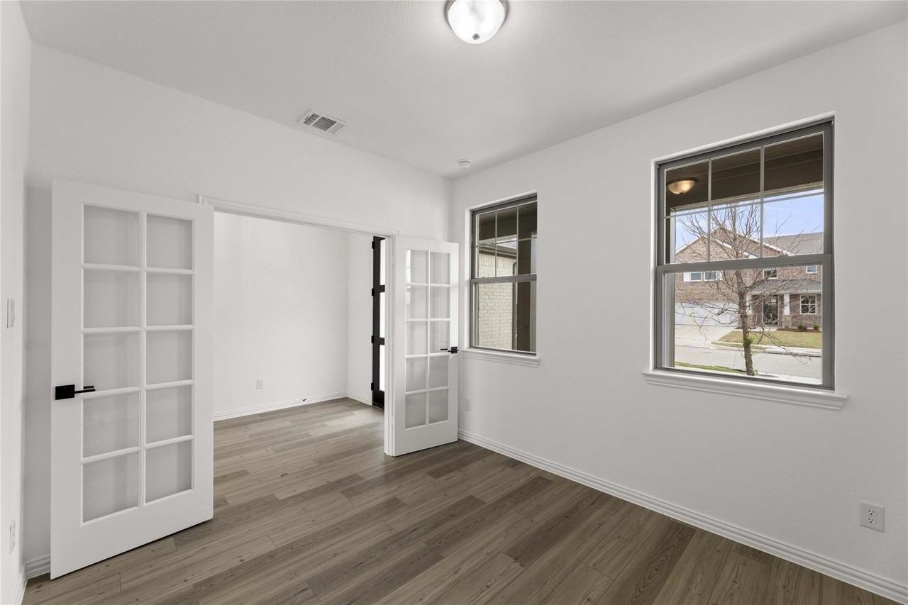1422 Greenbelt Dr - Photo 5 of 39