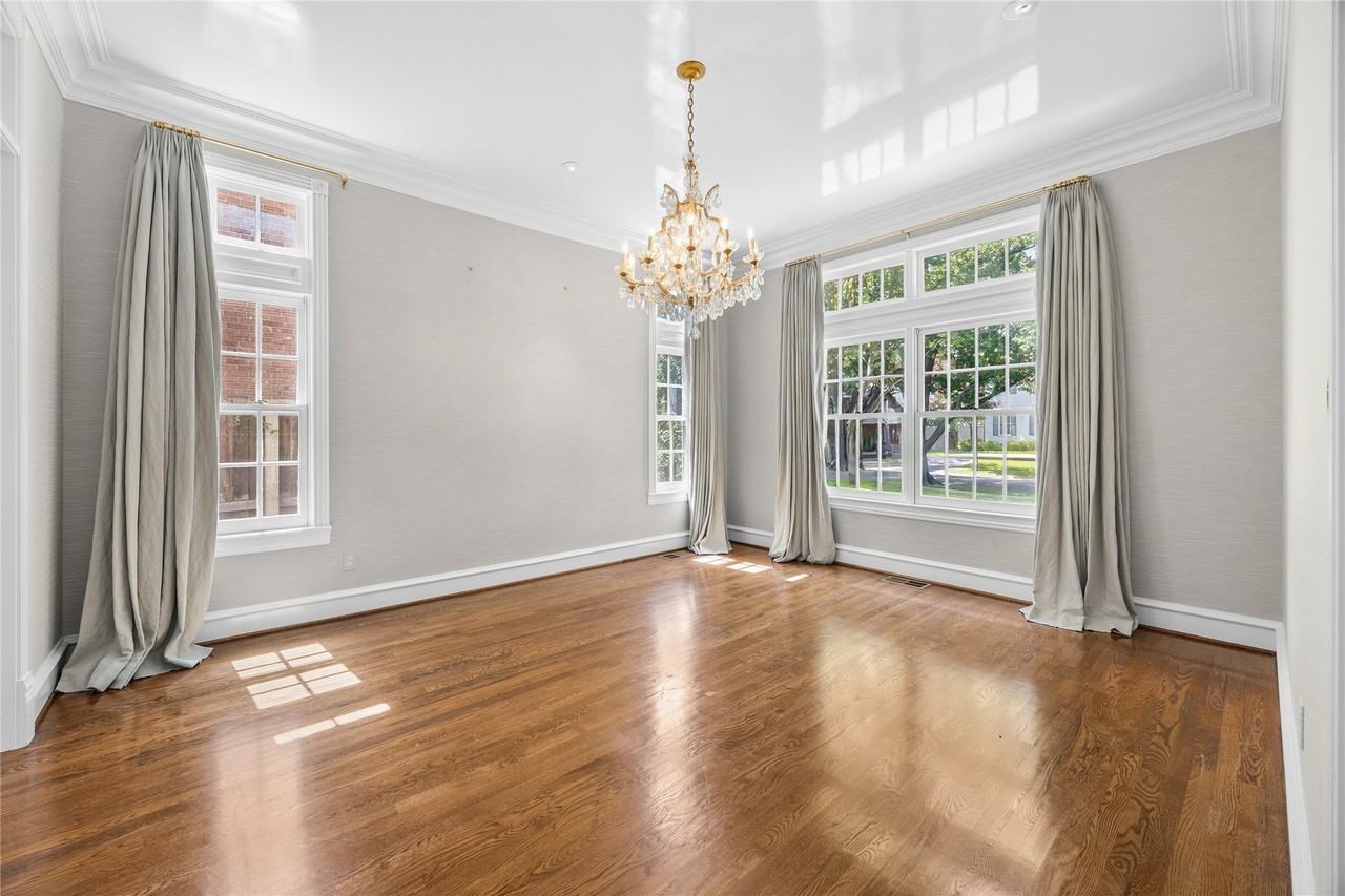 3817 Bryn Mawr Dr - Photo 5 of 39