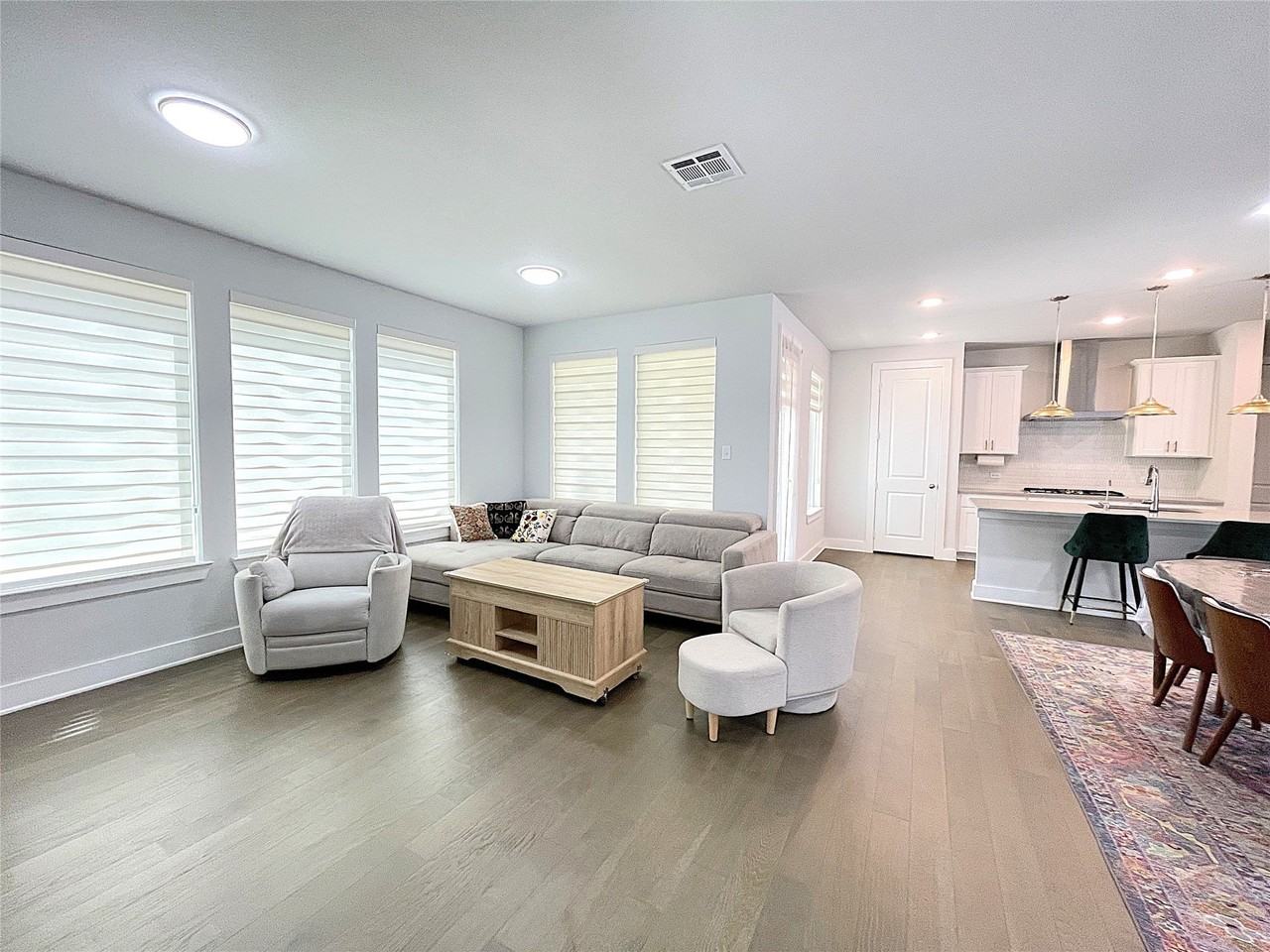 3229 Marilanda Rd - Photo 4 of 28