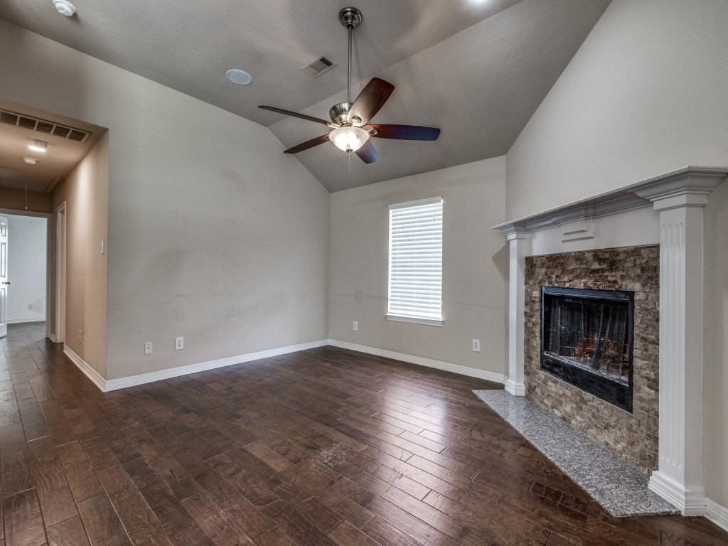 416 Scott Ln - Photo 2 of 12