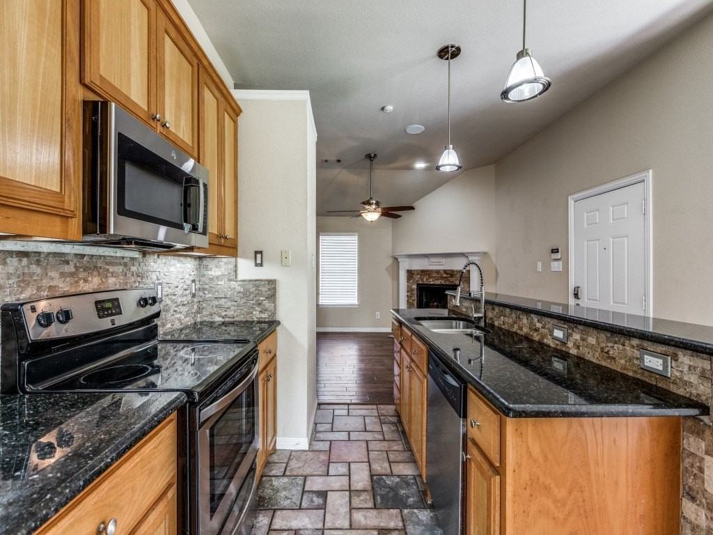 416 Scott Ln - Photo 3 of 12