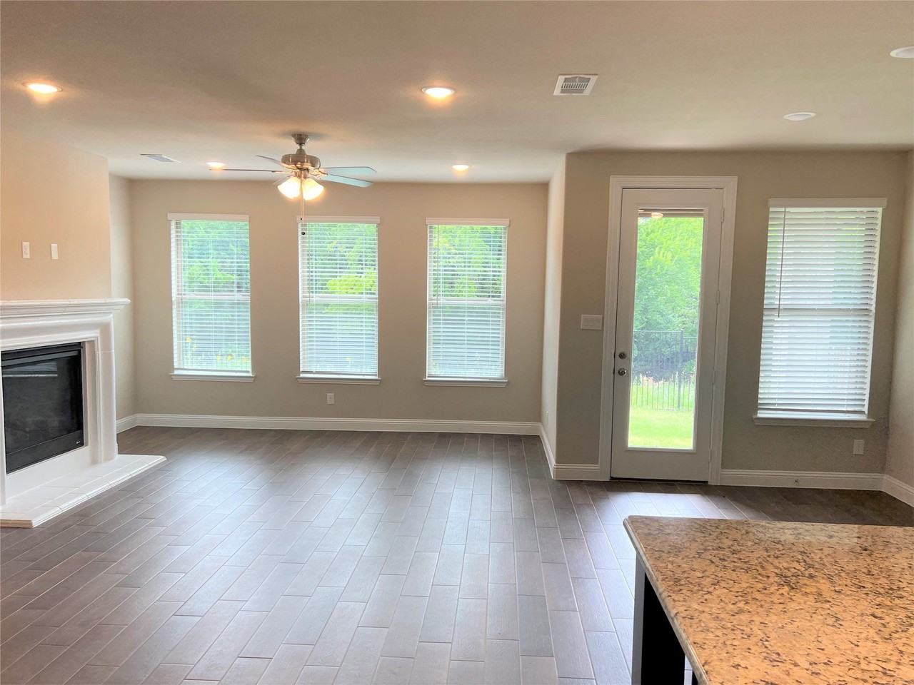 15779 Mossy Oak Ln - Photo 7 of 24