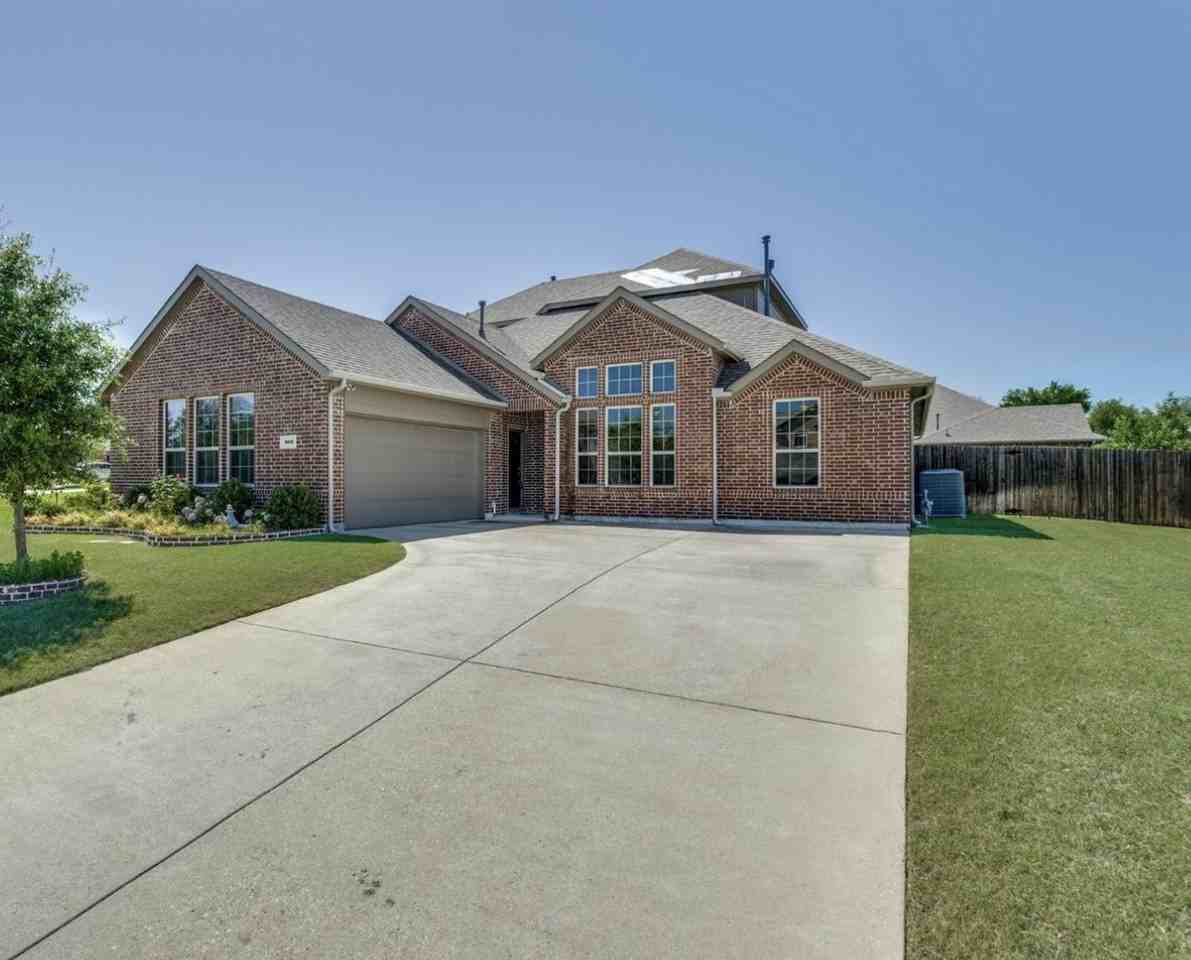 909 Sunnyvale Dr - Photo 2 of 24