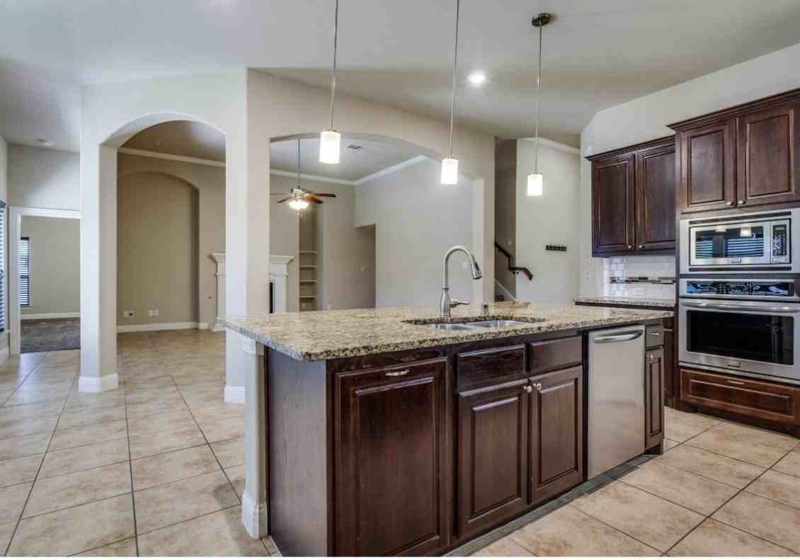 909 Sunnyvale Dr - Photo 7 of 24