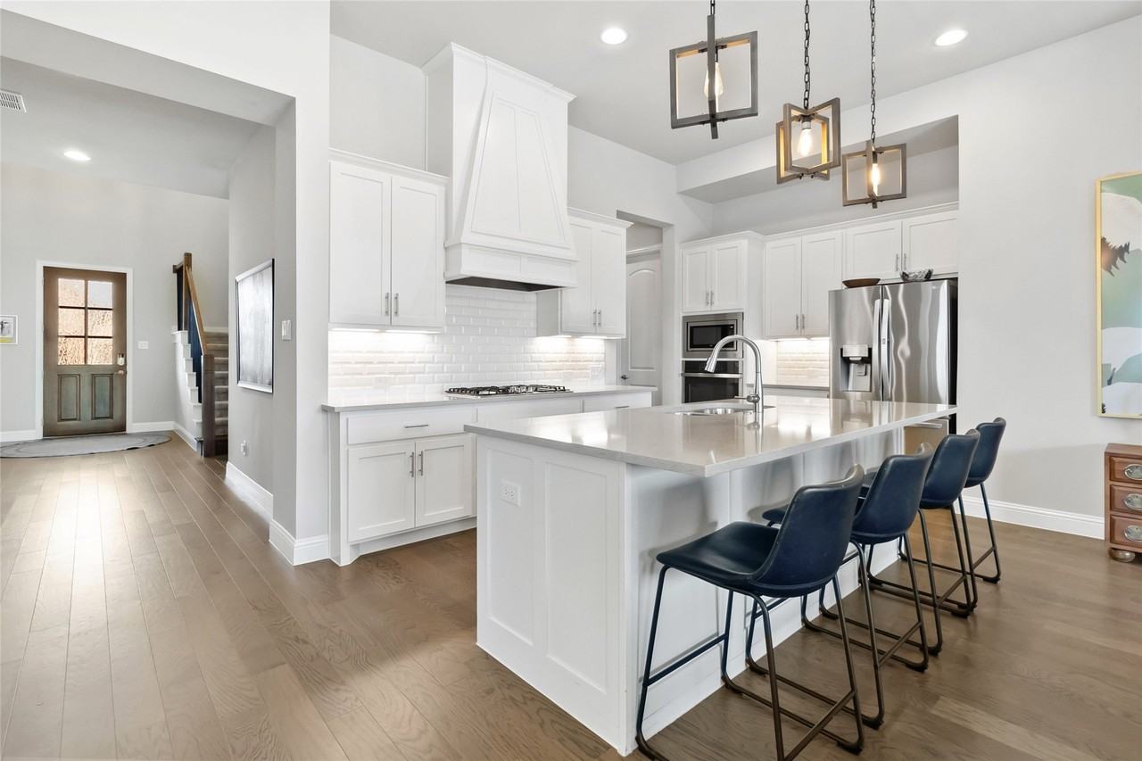 1812 Scotney Ct - Photo 4 of 30