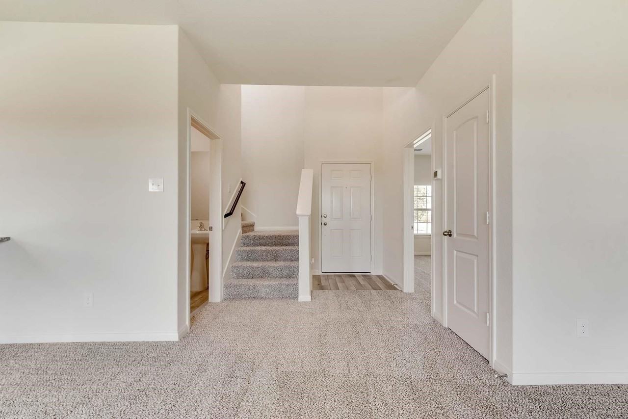 3020 Boran Dr - Photo 3 of 10
