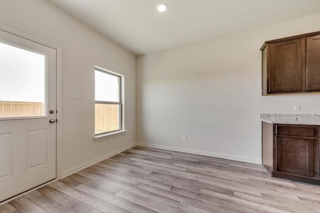 3020 Boran Dr - Photo 6 of 10