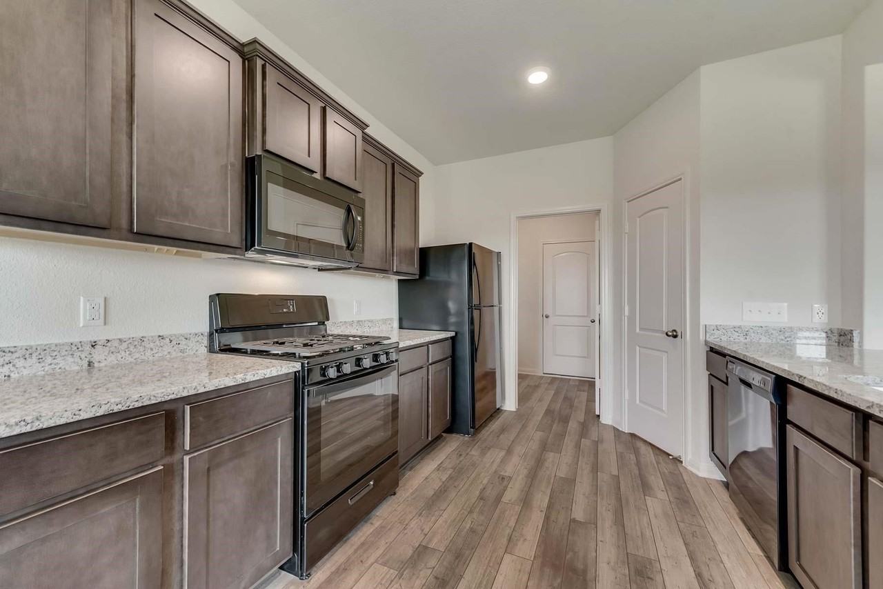 3020 Boran Dr - Photo 7 of 10