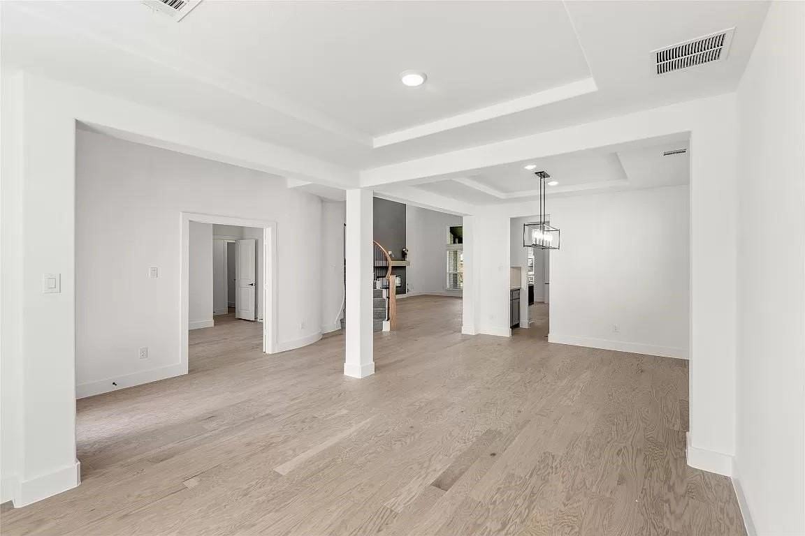 5501 Pooley Ln - Photo 4 of 19