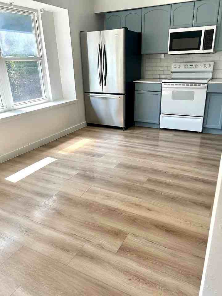 813 Panay Way Dr - Photo 4 of 24