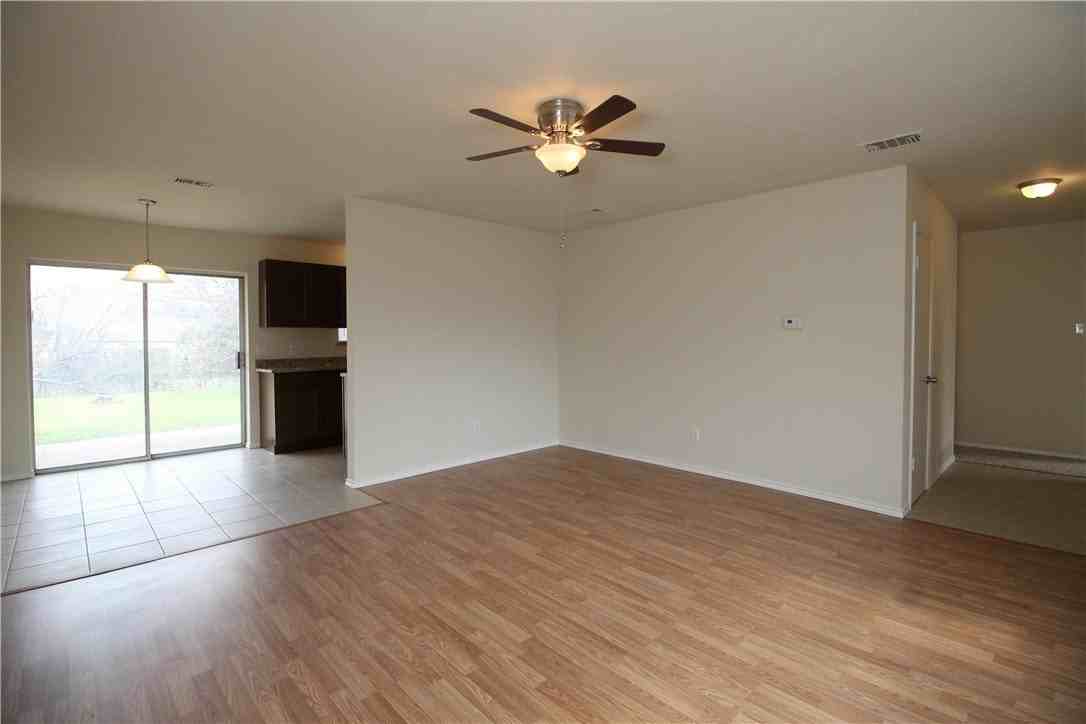 533 Ruidoso Dr - Photo 4 of 17
