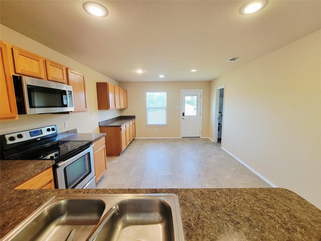 10032 Daly Dr - Photo 7 of 25
