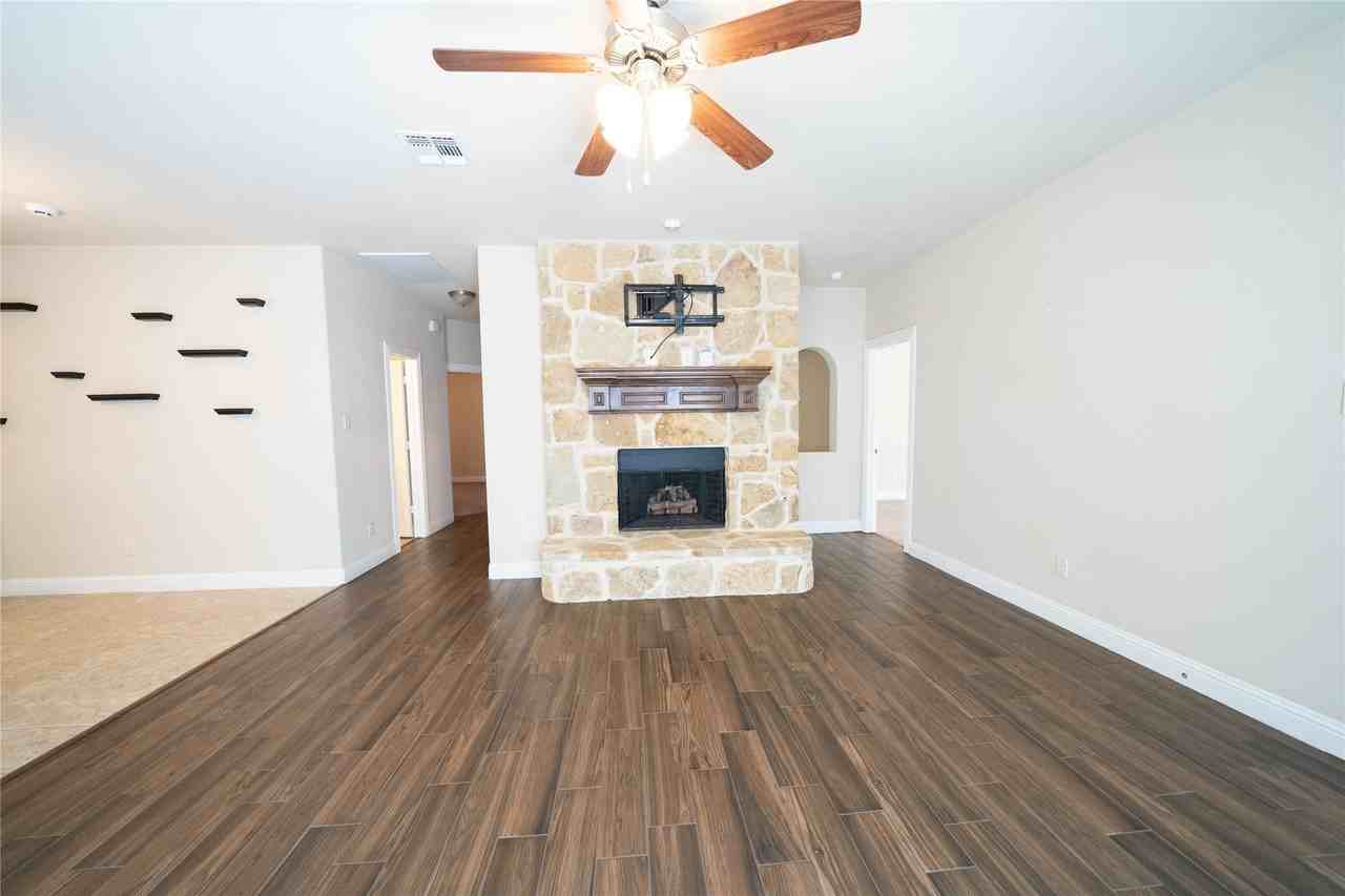 127 Charleston Ln - Photo 7 of 17