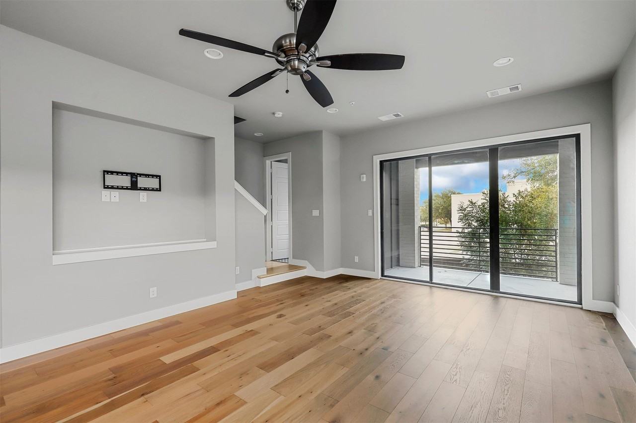 2733 Merrimac St #104 - Photo 4 of 21