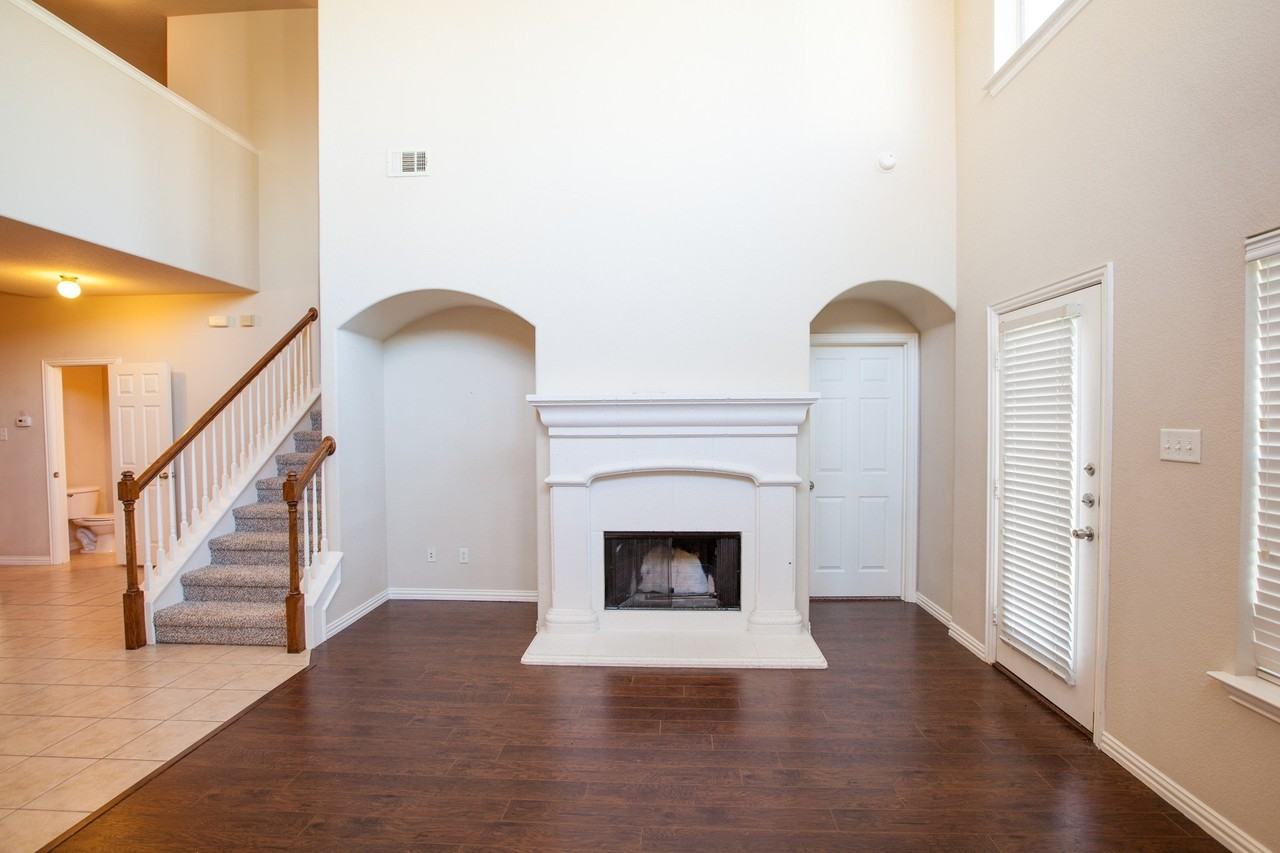 2805 Gooseberry Dr - Photo 3 of 39