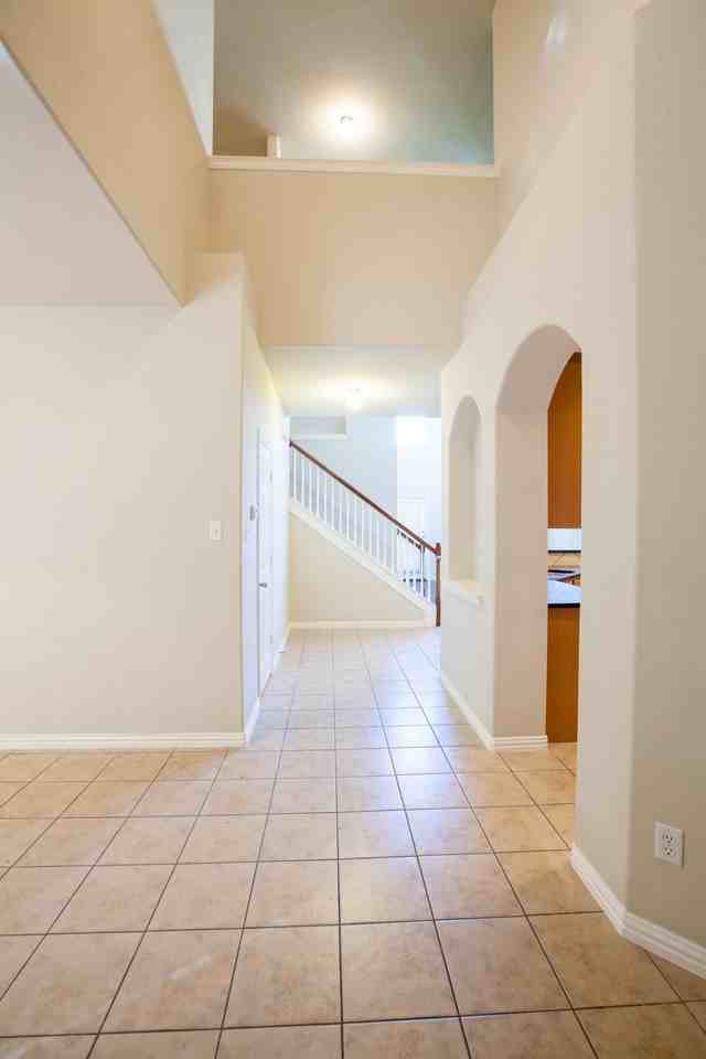2805 Gooseberry Dr - Photo 5 of 39