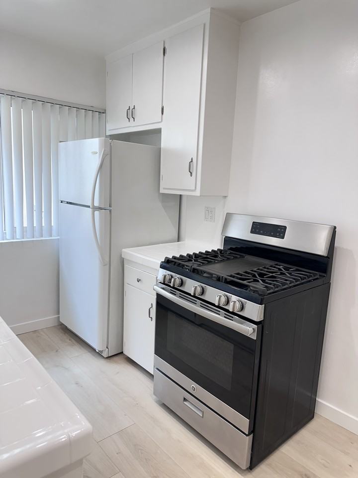 918 E. Acacia Ave. - Photo 6 of 15