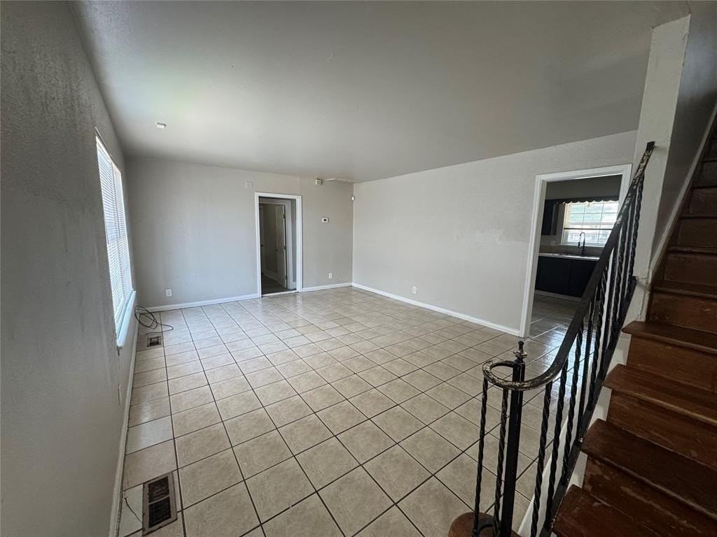 213 Nw 84th St - Photo 2 of 22
