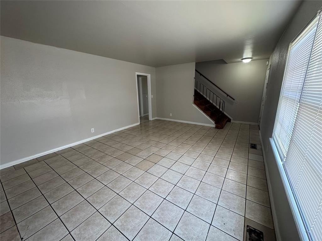 213 Nw 84th St - Photo 3 of 22
