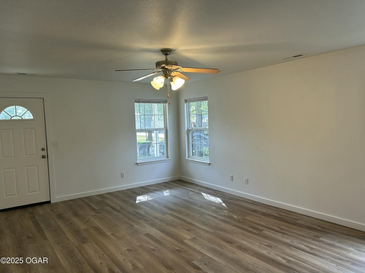 612 N Devon St - Photo 2 of 9