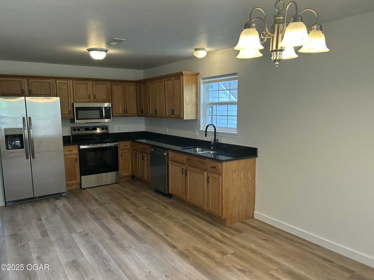 612 N Devon St - Photo 3 of 9