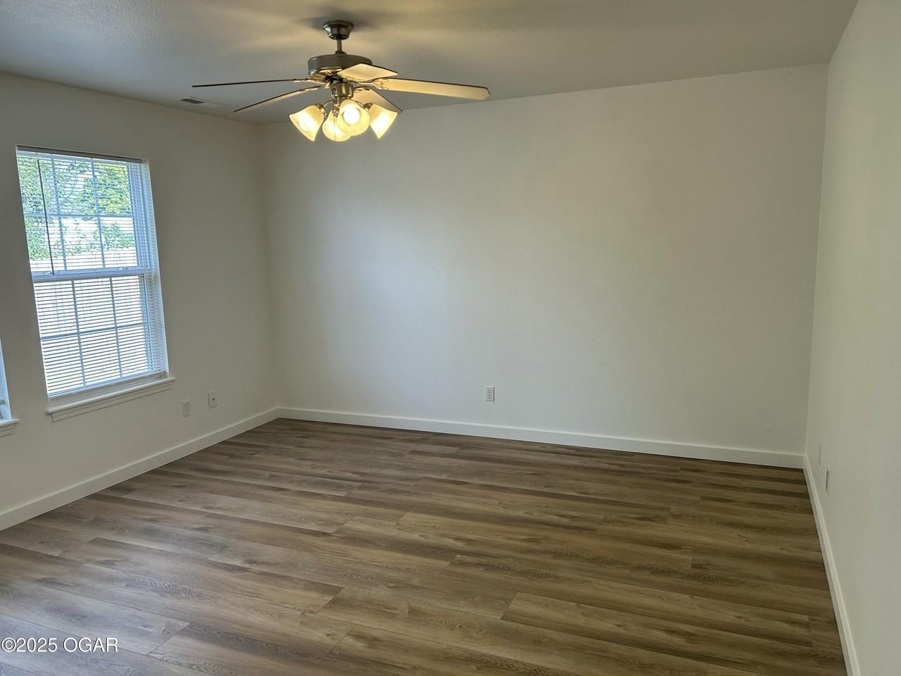 612 N Devon St - Photo 5 of 9
