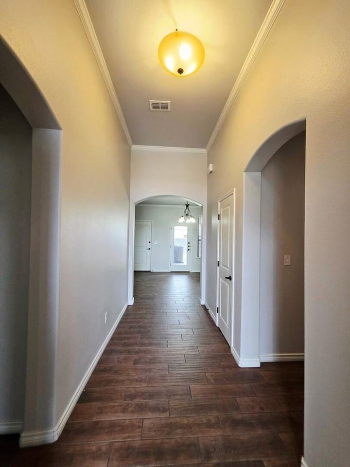5313 Freedom Ct - Photo 2 of 15