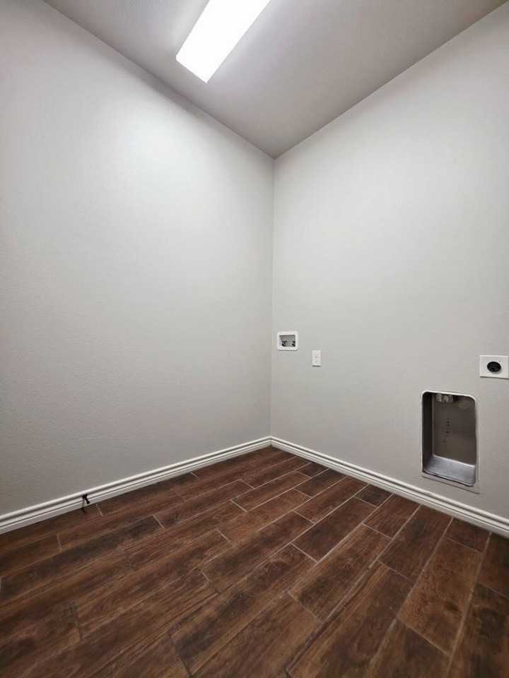 5313 Freedom Ct - Photo 4 of 15