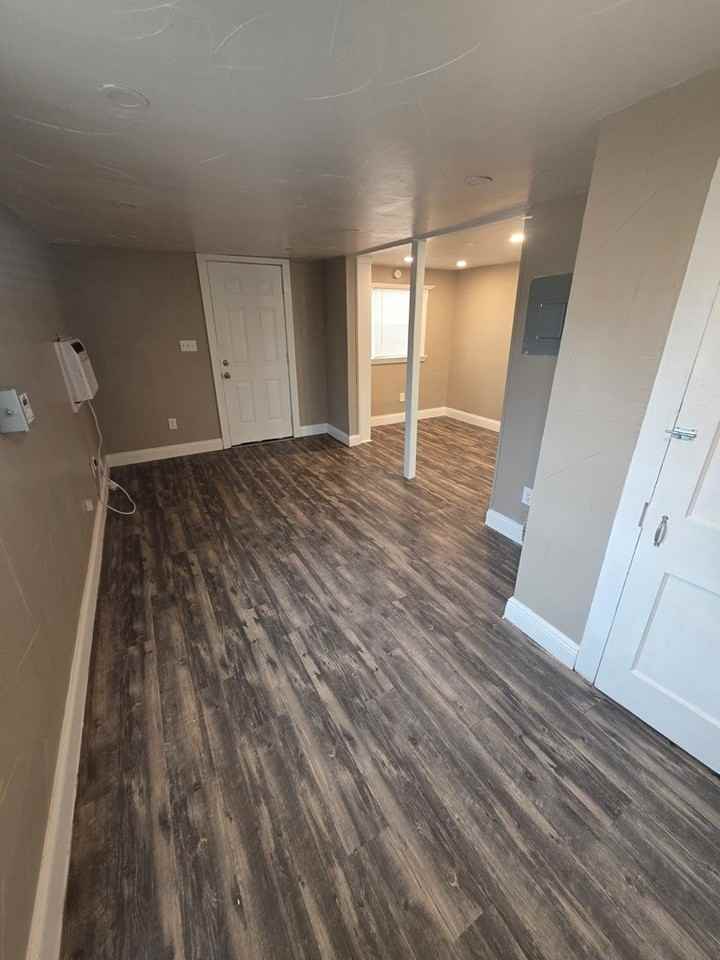 909 College Ave #B - Photo 5 of 11